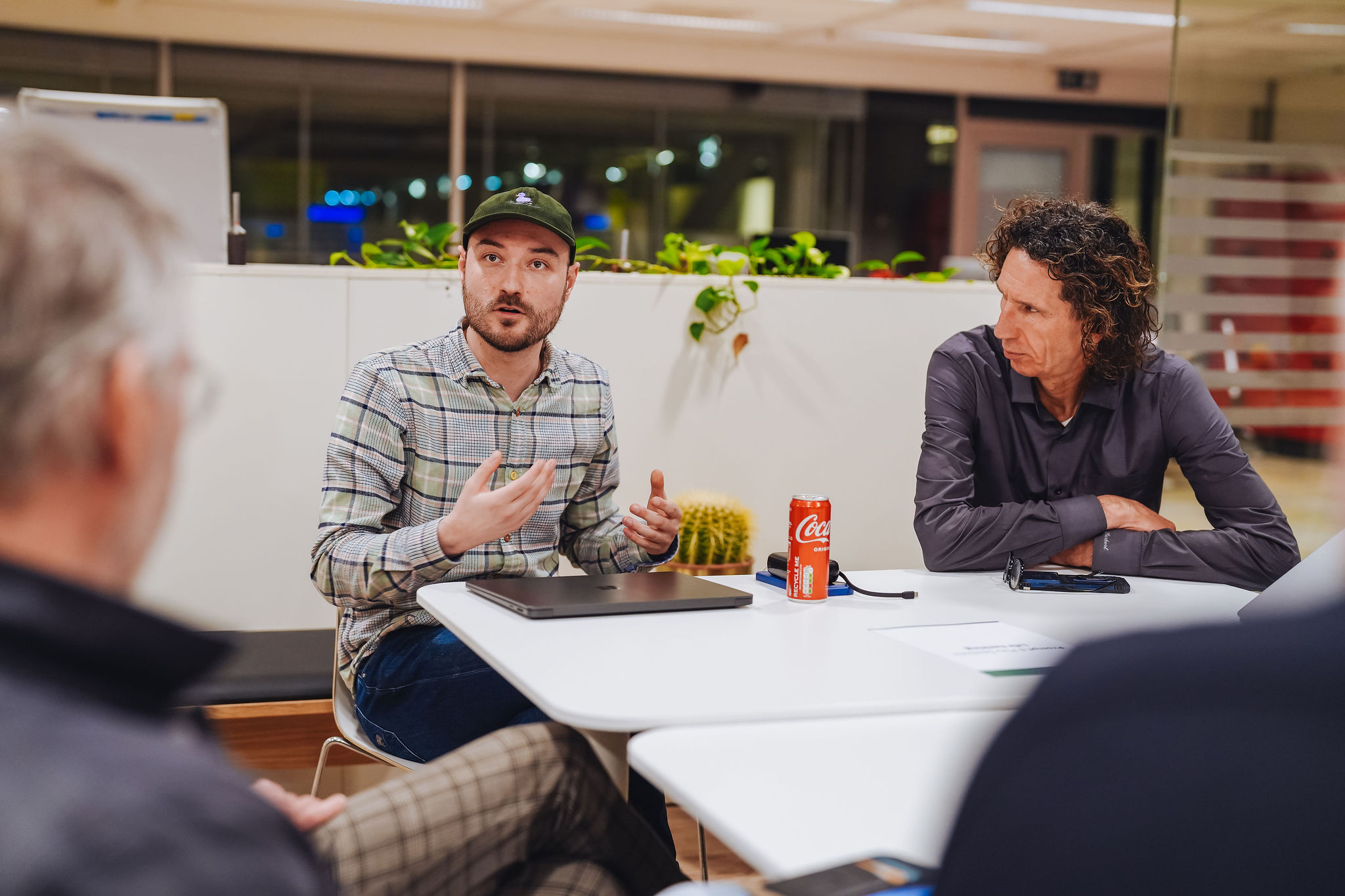 Samen aan tafel een toepassing en mogelijke samenwerking bespreken